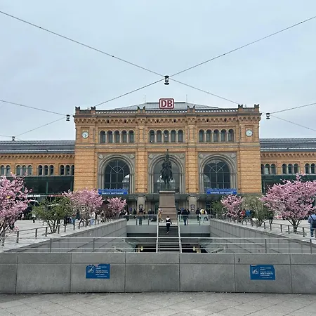 Apartment Eich-penthouse, Zentral Am Stadtwald Mit Ausblick Ueber Stadt, 24h Self Check-in, Netflix, Disneyplus Hannover